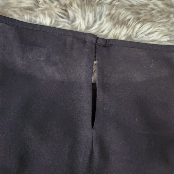 Ann Taylor LOFT Short Sleeve Sheer Blouse Ruffle at Bust Women's Size Medium - Picture 7 of 9